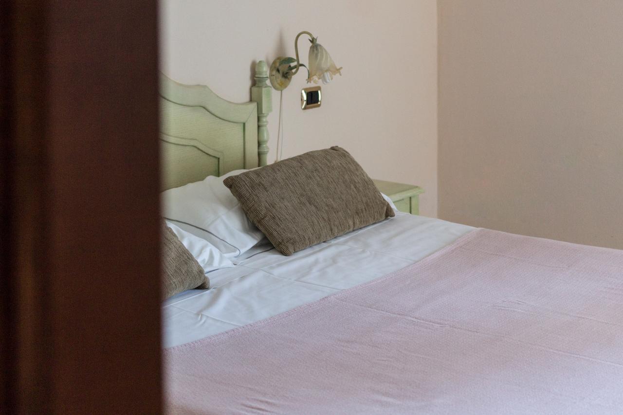 Hotel Villa Del Mare Sìnnai Pokoj fotografie